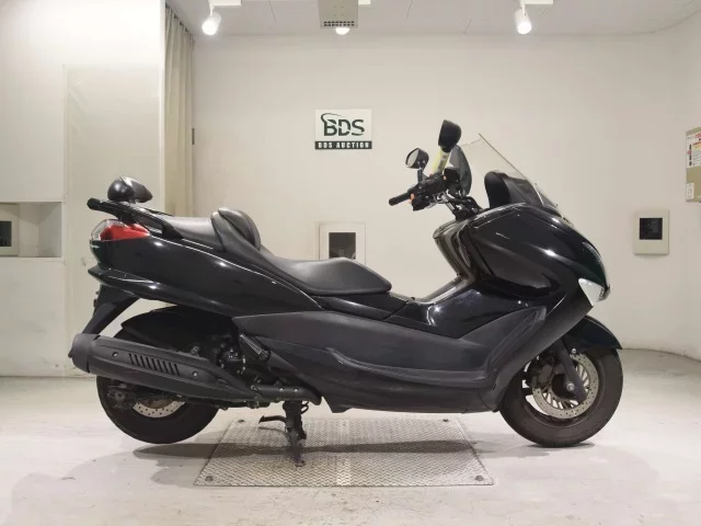 Yamaha MAJESTY 250-4 лот № 7602 оценка 4  с аукциона в Японии