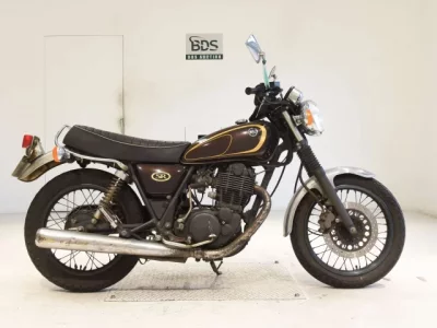 Yamaha SR400-3