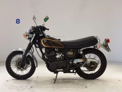 Yamaha SR400-3