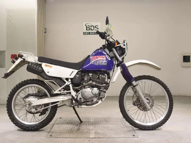Suzuki DJEBEL200 лот № 5073 оценка 4  с аукциона в Японии