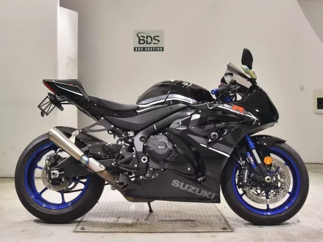 Suzuki GSX-R1000RA лот № 2638 оценка 6  с аукциона в Японии