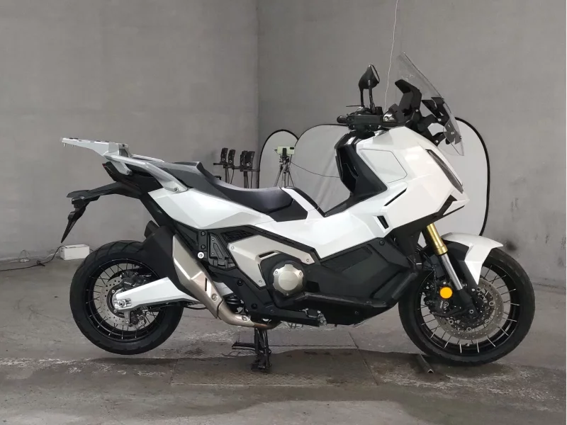 Honda X-ADV лот № 8014 оценка 4  с аукциона в Японии