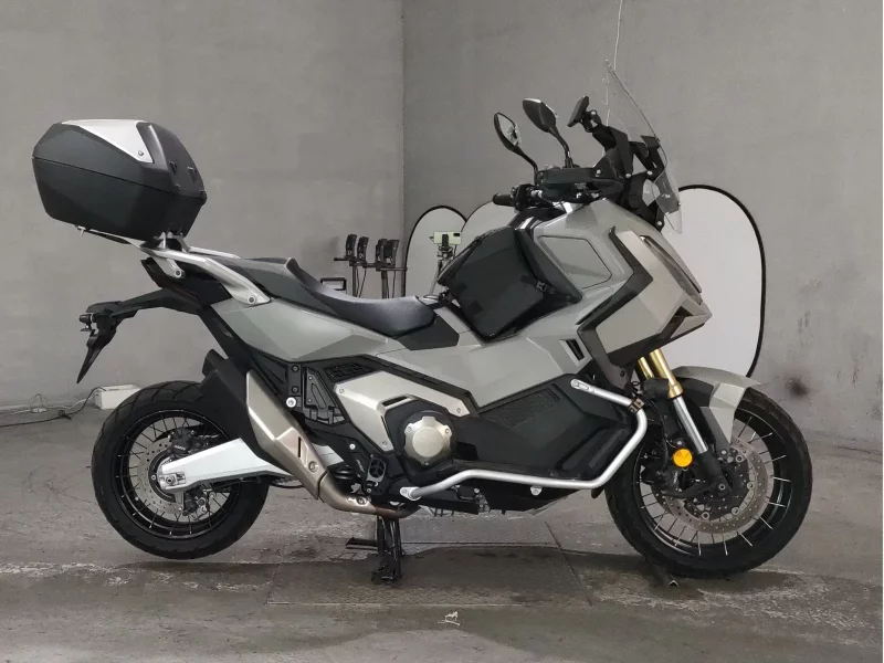 Honda X-ADV лот № 8043 оценка 5  с аукциона в Японии