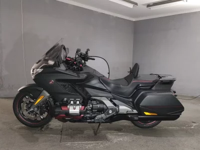 Honda GL1800DCT лот № 8044 оценка 4  с аукциона в Японии 2