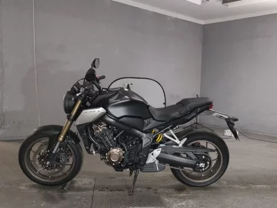 Honda CB650R лот № 8049 оценка 6  с аукциона в Японии 2