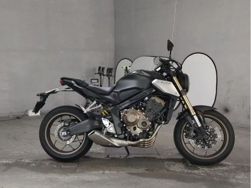 Honda CB650R лот № 8049 оценка 6  с аукциона в Японии