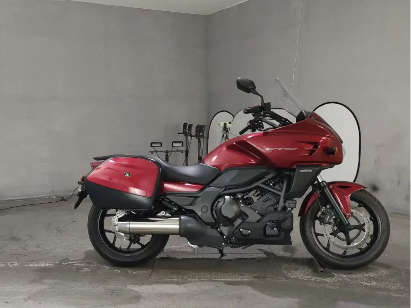 Honda CTX700DCT лот № 7059 оценка 4  с аукциона в Японии