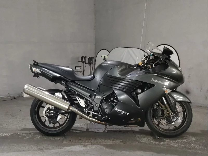 Kawasaki ZZR1400 лот № 7084 оценка 4  с аукциона в Японии