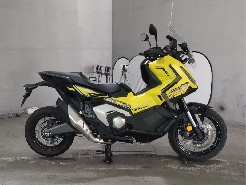 Honda X-ADV лот № 8150 оценка 6  с аукциона в Японии