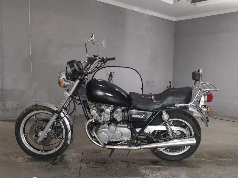 Suzuki GS550L
