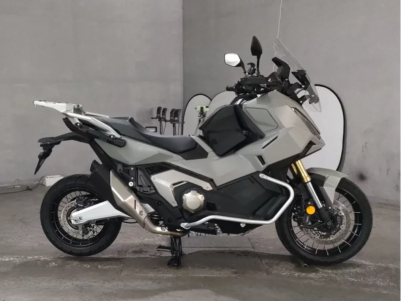 Honda X-ADV лот № 8188 оценка 6  с аукциона в Японии
