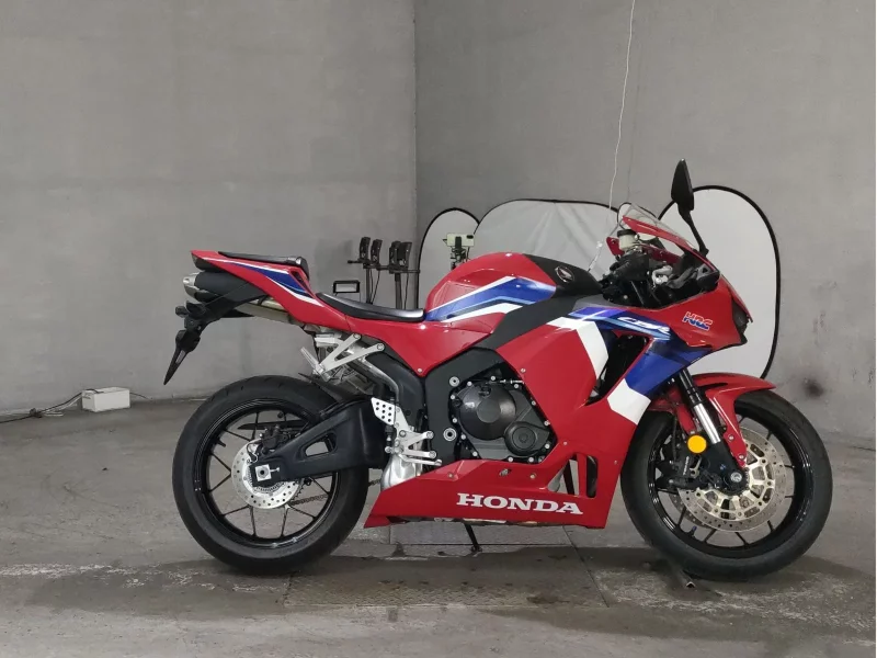 Honda CBR600RR лот № 7295 оценка 4  с аукциона в Японии
