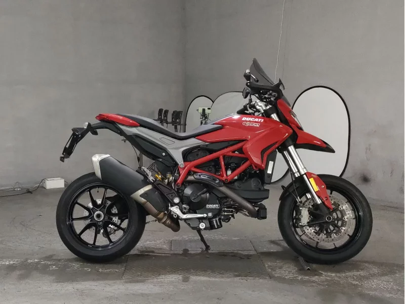 Ducati  HYPERMOTARD 939 лот № 7573 оценка 4  с аукциона в Японии