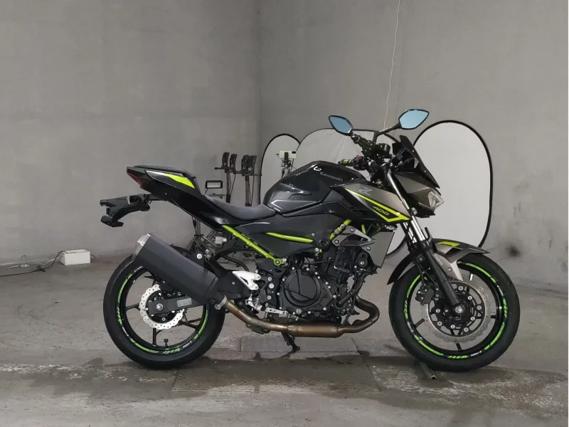 Kawasaki Z400 лот № 7579 оценка 4  с аукциона в Японии