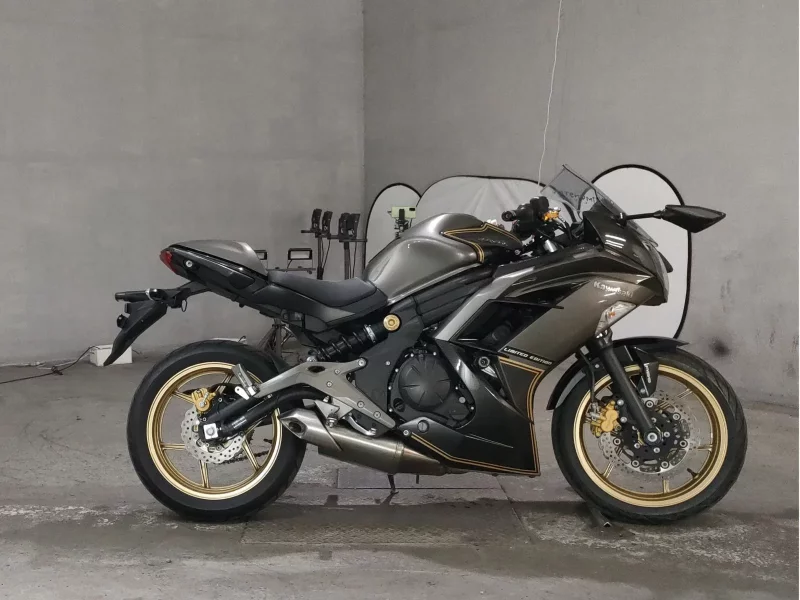 Kawasaki NINJA400 лот № 7589 оценка 4  с аукциона в Японии