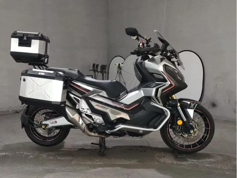 Honda X-ADV лот № 7629 оценка 4  с аукциона в Японии