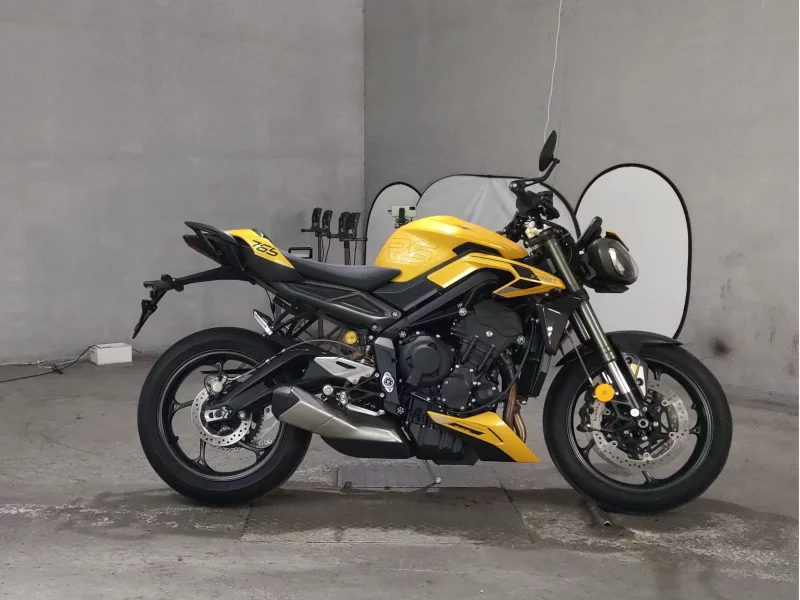 Triumph  STREET TRIPLE RS лот № 7683 оценка 5  с аукциона в Японии