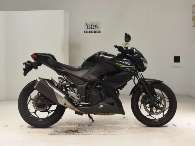 Kawasaki Z250 лот № 0550 оценка 4  с аукциона в Японии