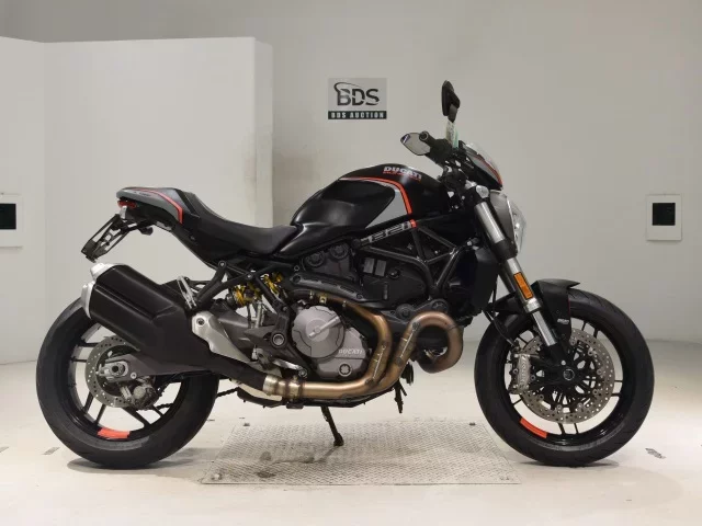 Ducati  M821 STEREO RUSU лот № 0169 оценка 5  с аукциона в Японии