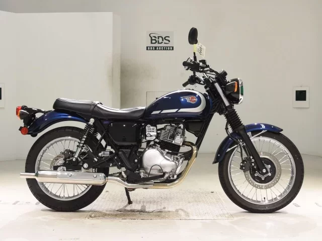 Kawasaki W230 лот № 0446 оценка 7  с аукциона в Японии