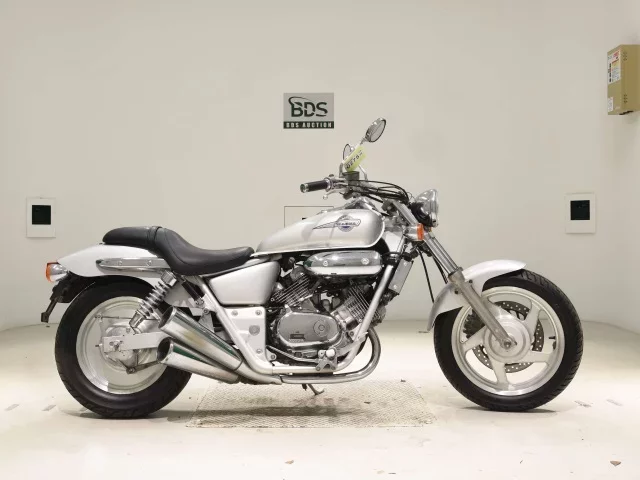 Honda MAGNA 250 лот № 0275 оценка 4  с аукциона в Японии