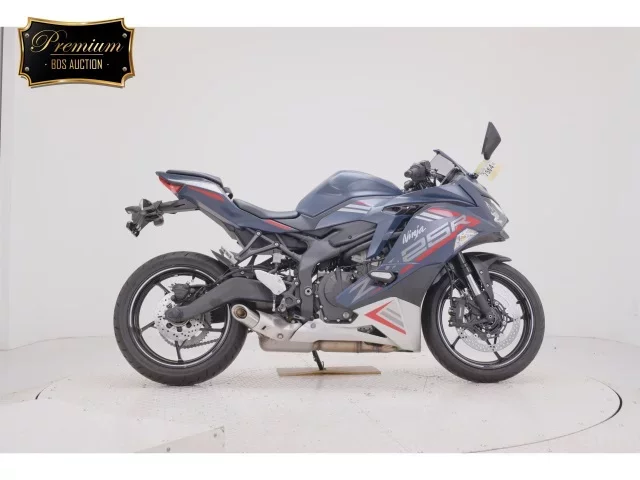 Kawasaki ZX-25R лот № 7564 оценка 8  с аукциона в Японии