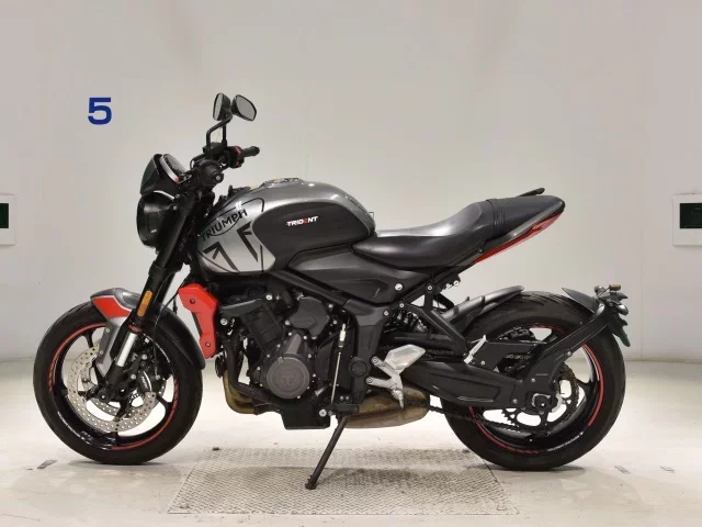 Triumph TRIUMPH TRIDENT 660