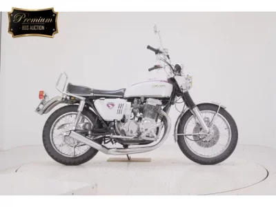 Honda CB750 2021