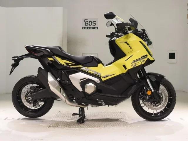 Honda X-ADV750-2 лот № 2785 оценка 8  с аукциона в Японии