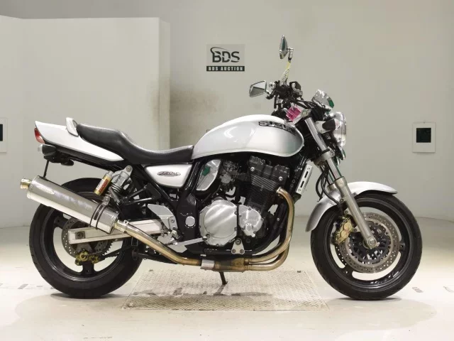 Suzuki INAZUMA 1200 лот № 5343 оценка 4  с аукциона в Японии