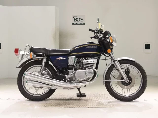 Suzuki GT380 лот № 2862 оценка 4  с аукциона в Японии