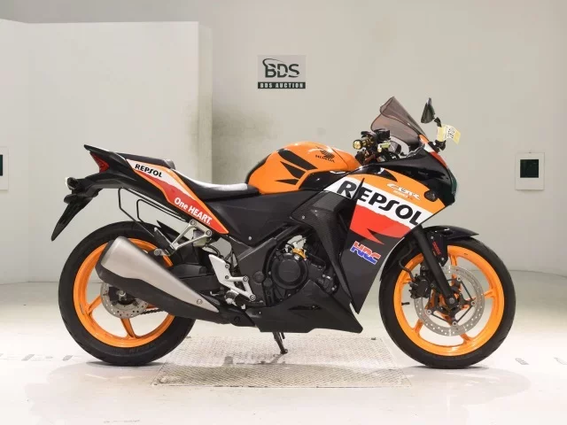 Honda CBR250R лот № 2870 оценка 4  с аукциона в Японии