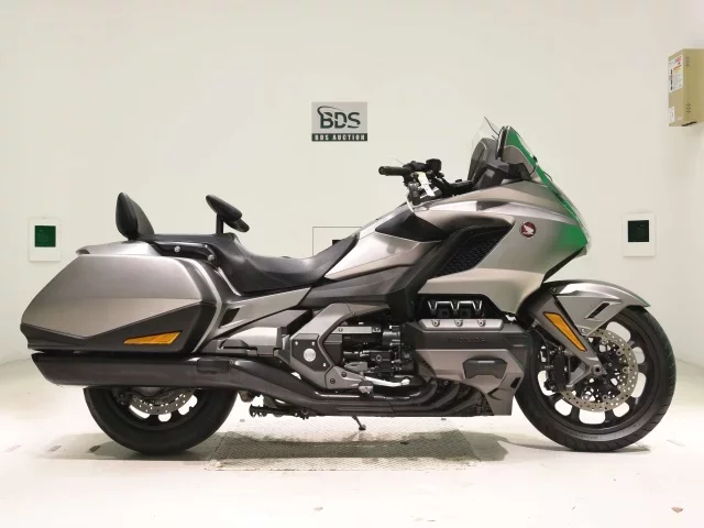 Honda GL1800-2 лот № 2627 оценка 4  с аукциона в Японии