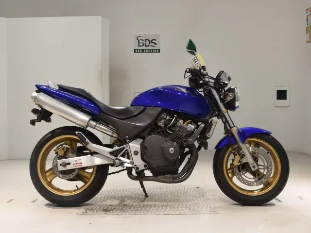 Honda HORNET250 лот № 2651 оценка 4  с аукциона в Японии