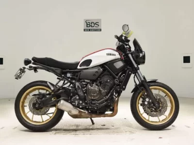 Yamaha XSR700 2021