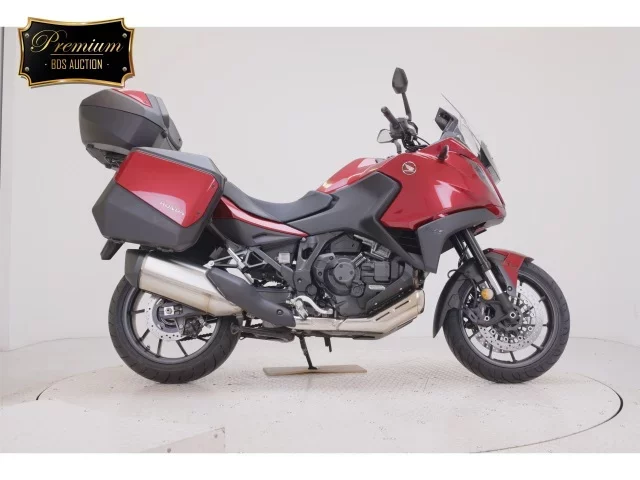 Honda NT1100 лот № 7578 оценка 5  с аукциона в Японии