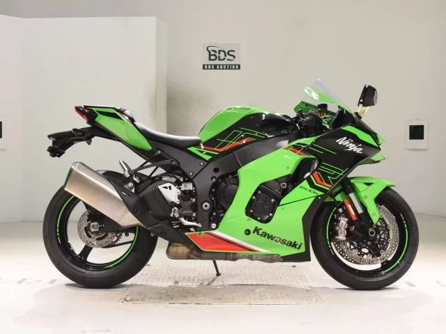 Kawasaki ZX-10RA лот № 0388 оценка 5  с аукциона в Японии