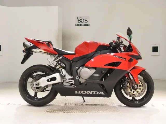 Honda CBR1000RR лот № 5408 оценка 4  с аукциона в Японии