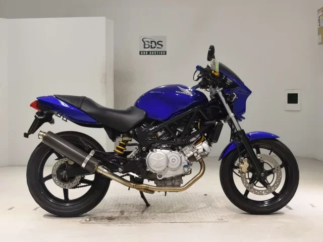 Honda VTR250 лот № 0399 оценка 4  с аукциона в Японии