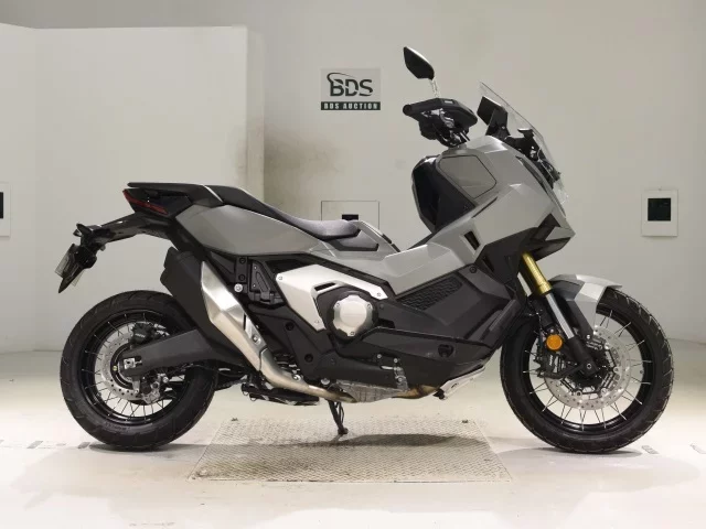 Honda X-ADV750-2 лот № 5378 оценка 9  с аукциона в Японии