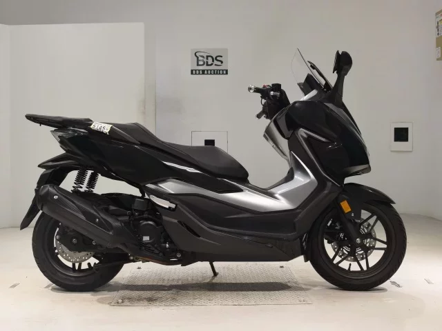 Honda FORZA -4 лот № 5145 оценка 4  с аукциона в Японии