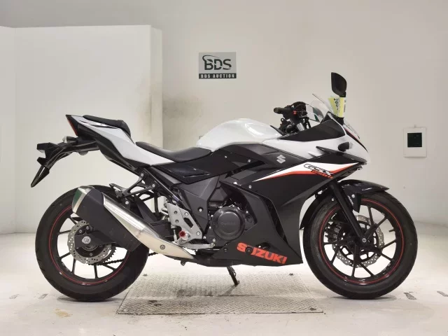Suzuki GSX250RA лот № 2684 оценка 5  с аукциона в Японии