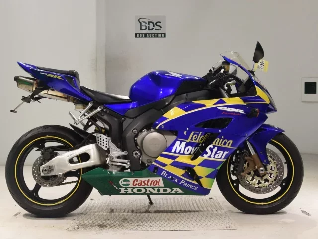 Honda CBR1000RR лот № 7750 оценка 4  с аукциона в Японии