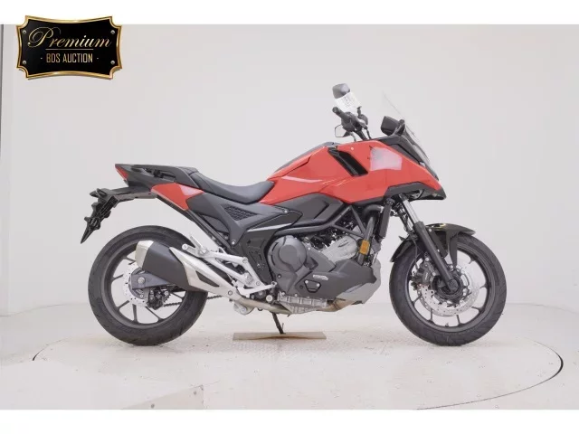 Honda NC750XD-3 лот № 0046 оценка 8  с аукциона в Японии