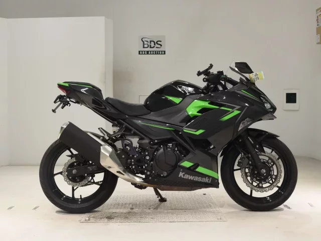 Kawasaki NINJA400-2 лот № 2678 оценка 5  с аукциона в Японии