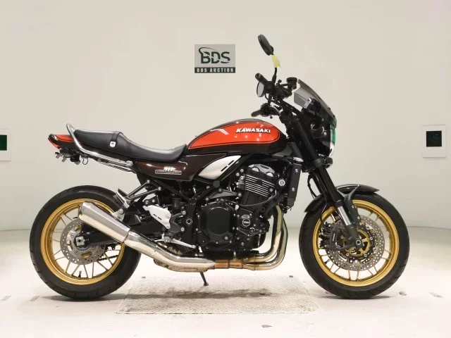 Kawasaki Z900RS лот № 2692 оценка 6  с аукциона в Японии