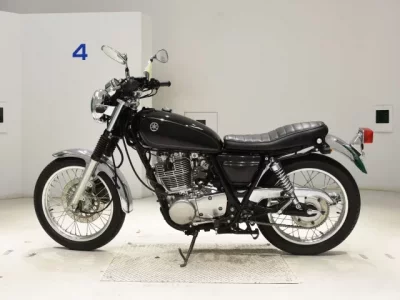 Yamaha SR400-4  с аукциона в Японии