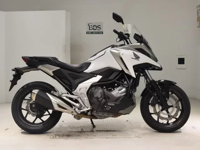 Honda NC750XD-3 лот № 2971 оценка 5  с аукциона в Японии