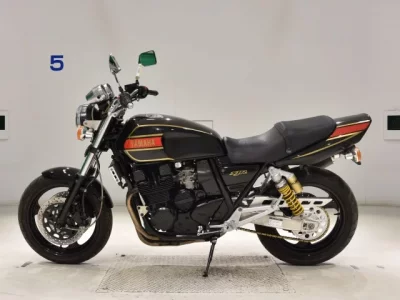 Yamaha XJR400  с аукциона в Японии