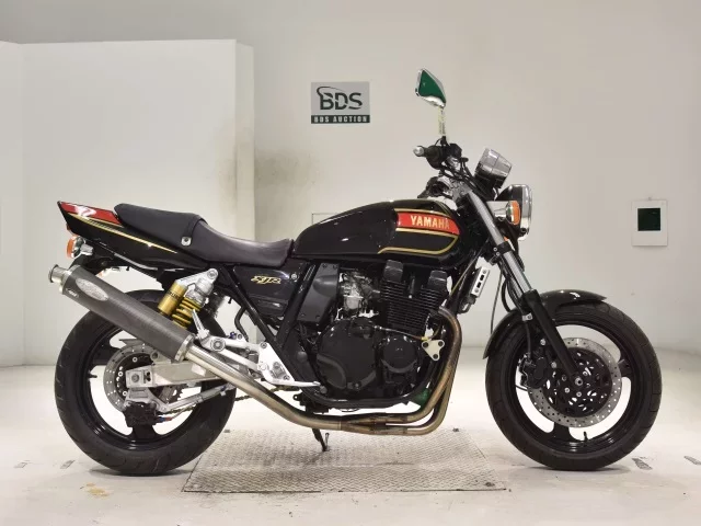 Yamaha XJR400 лот № 2613 оценка 4  с аукциона в Японии
